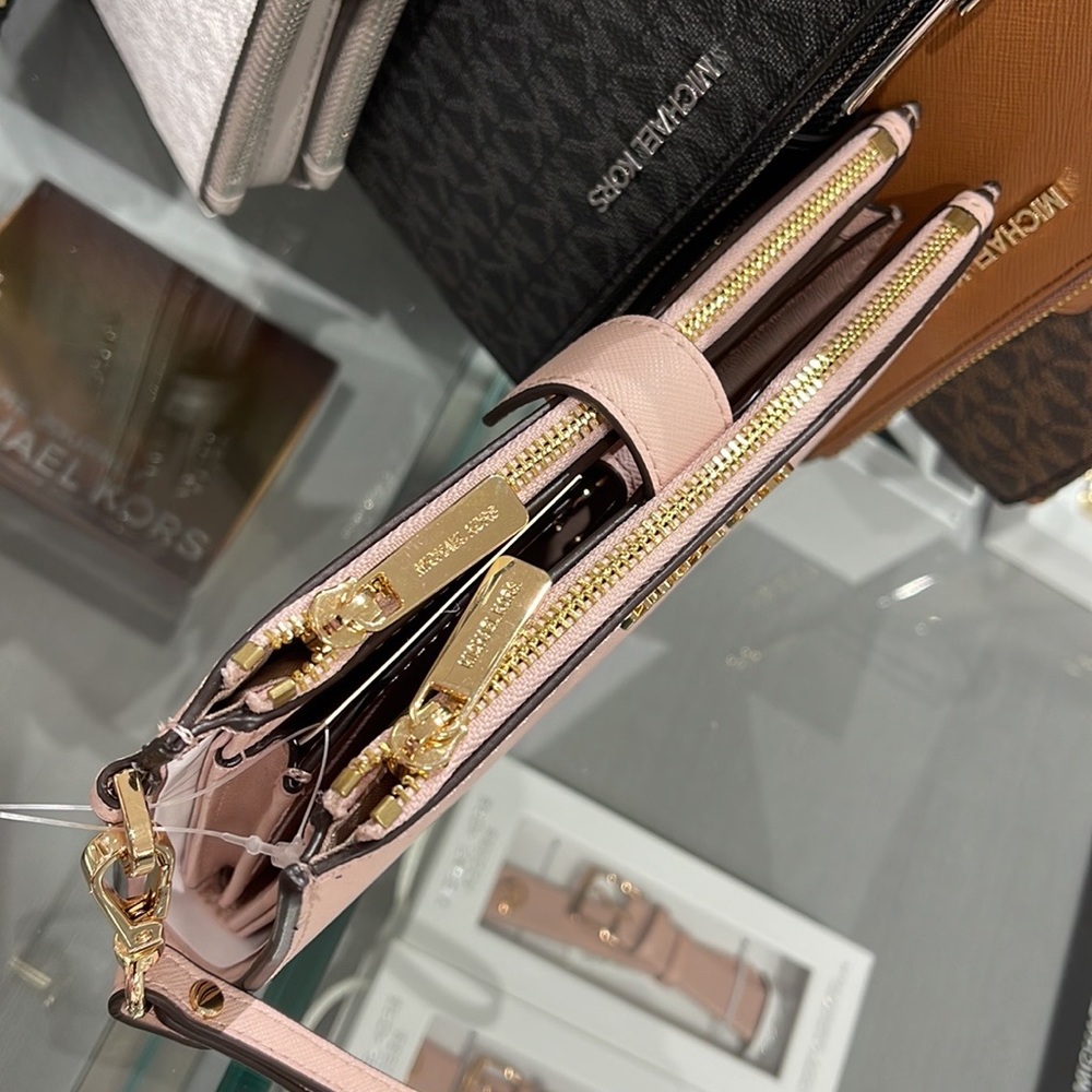 MICHAEL KORS LARGE DOUBLE ZIP WRISTLET WALLET PHONE CASE CLUTCH
Powder Blush - Picture 14 of 16